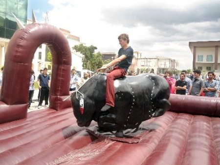 Orhangazili gençler rodeonun keyfini çıkardı