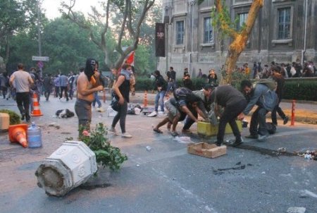 Park protestosunda CHP'lilerin de bulunduğu gruba müdahale