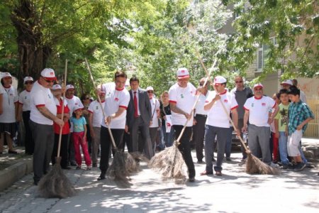 Polatlı Protokolü Cadde Ve Sokakları Temizledi