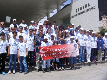 Polis, öğrencilere Gaziantep’i gezdirdi