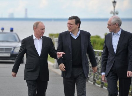Rusya-ab Zirvesinde Putin Ev Sahibi