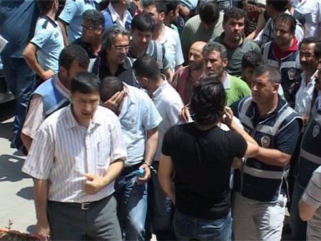 Sahte İçki Operasyonunda Göz Altına Alınan 22 Kişi Adliyeye Sevk Edildi