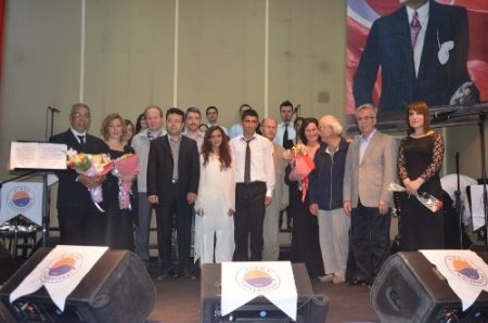 Sinop Üniversitesi personelinden Türk sanat müziği konseri