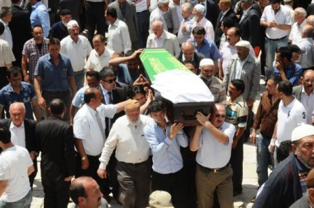 Sivas'ta Trafik Kazasında Ölen 3 Kişi Toprağa Verildi