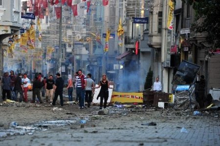 Taksim Meydanı savaş alanına döndü