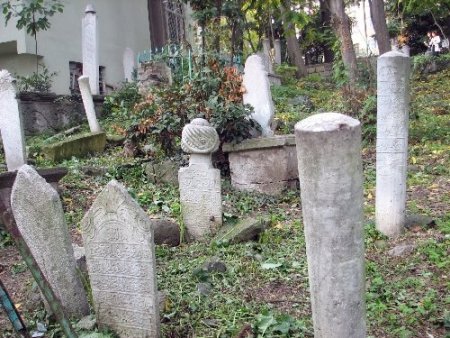 Tarihi mezarlıkta 407 adet mezar taşı tescillendi