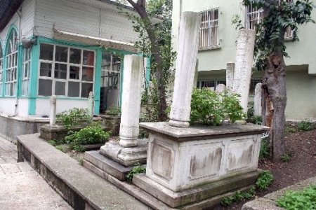Tarihi mezarlıkta 407 adet mezar taşı tescillendi