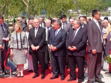 Tatar Şair Tukay’ın Heykeli Haliç Kıyısına Dikildi
