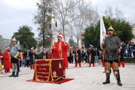 Türk, Kürt, Arap Ve Romenlerin Oluşturduğu Mehteran Ekibine Başarı Belgesi