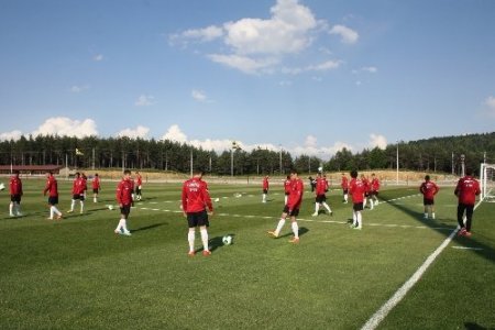 U20 Milli Takımı, Fenerbahçe Topuk Yaylası Tesisleri'nde kampa başladı