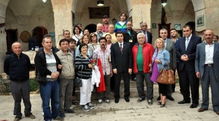 Vali Cengiz'den memurlara: Vatandaşlara güler yüz gösterin