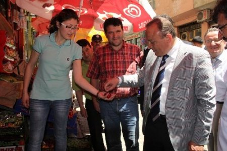 Vali Kızılcık'tan, gazeteci Karagül’e taziye ziyareti