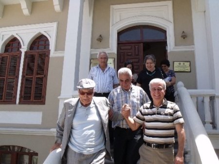 Yaşar Kemal, Karacaoğlan Edebiyat Müze Kütüphanesi’ni ziyaret etti