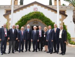 İzmirli İşadamları Kıbrıs’a Çıkarma Yaptı