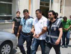 İzmirde Bir Kişinin Öldüğü Silahlı Kavgaya 3 Tutuklama