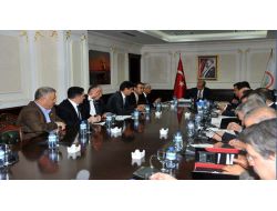 Ak Partili Vekiller, Bakan Ekerden Sorunların Çözümü İçin Destek İstedi