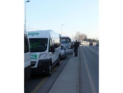 Minibüsçüler Yalovada Yol Kapattı