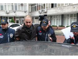 Eşini Öldürmekten Aranan Koca Yakalandı