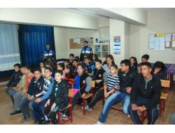 Erzinde Toplum Destekli Polislik Projesi İle 7 Bin Öğrenciye Eğitim Verildi