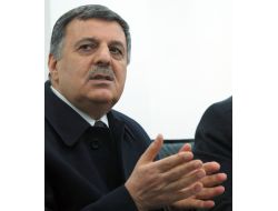 NEVZAT PAKDİL: İSTİKRAR, YATIRIMI ÇEKİYOR!