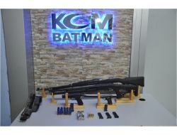 Batmanda Kaçak Silah Ele Geçirildi