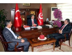 Molalar İran’a Diyenler, Alevileri Mollalar İle Özdeşleştirmeye Çalışıyor
