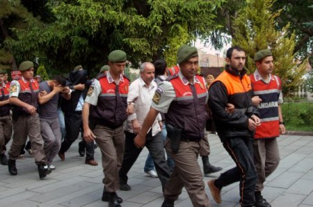 4 İlde Kaçak Akaryakıt Operasyonu: 23 Kişi Gözaltına Alındı