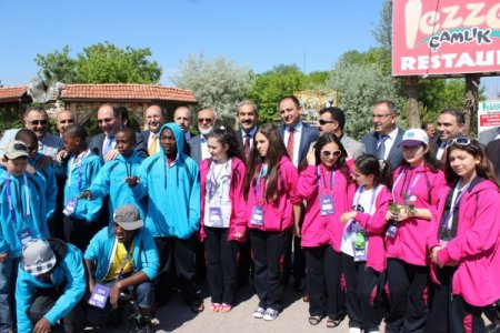 Bakan Yılmaz, Sivas'ta Türkçe'nin Çocuklarıyla Buluştu