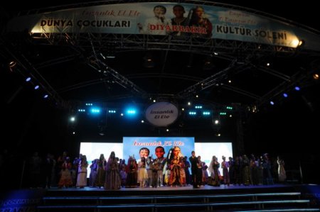 Diyarbakırlılar Kültür Şöleni’nde Bütün Renklerle Bir Araya Geldi