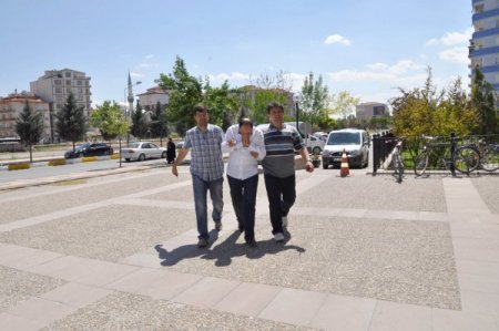 Hırsızlık Ve Dolandırıcılık Çetesinin 4 Üyesi Tutuklandı