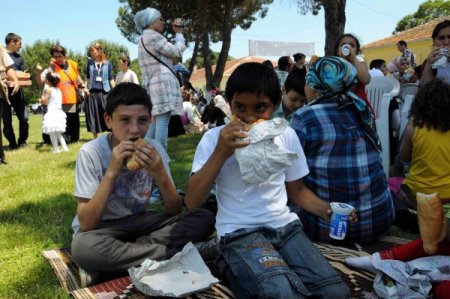 Kimse Yok Mu Derneği'nin Pikniğinde 700 Kişi Dostluklarını Pekiştirdi
