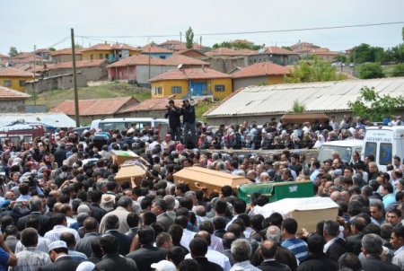 Trafik Kazasında Ölen 8 Kişi Son Yolculuğuna Uğurlandı