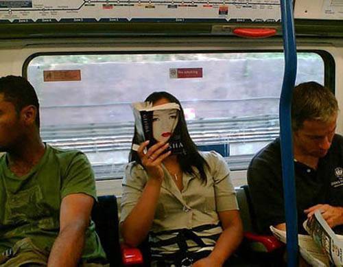 Dünya Metrolarından Güldüren Kareler 7