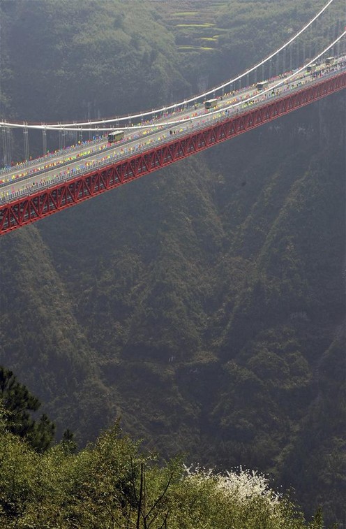 Dünyanın En Yüksek Asma Köprüsü 10