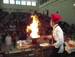Edremitli Kadınlar, Hünerlerini Oktay Ustanın Önünde Sergiledi