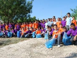 Öğrencilerden Çevremizi Temiz Tutalım Kampanyası
