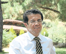 Nihat Zeybekçiye hırsızlık şoku