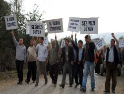Baraj Suyu Altında Kalacak Köy Sakinleri, istimlak Eylemi Yaptı