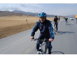 Pedal Pedal Van Gölü Bisiklet Turu Başladı