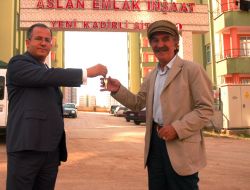 Sanatçı Yılmaz Köksal Film Çektiği Kadirliden Ev Aldı