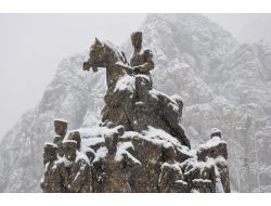 Kar, Tarihi Şehzadeler Şehri Amasya’yı Beyaza Bürüdü