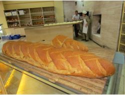 Çorluda Üretilen Devasa Büyüklükteki Balina Ekmek Büyük İlgi Görüyor