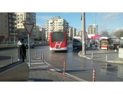 İzmir Soğukkuyu Kavşağını Minibüsler Tehdit Ediyor