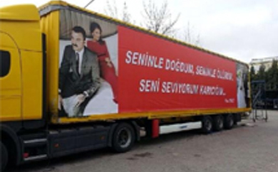 Demet Akalına ilginç sürpriz