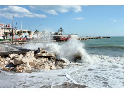 Akdenizde fırtına bekleniyor