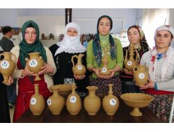 Kavakbaşının Asırlık Çamur Sanatı Kadınlarla Devam Ediyor