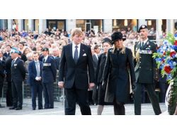 Hollandanın Yeni Kral Ve Kraliçesi, Ulusal Anma Günü Törenine Katıldı