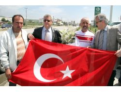 Türk Bayrağını İstanbuldan Samsun’a Koşarak Taşıdı