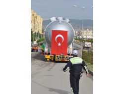 Dev Kazanı Taşıyan Tır Aliağadan Yola Çıktı