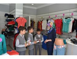 Ekmek İsrafını Önlemek İçin Kapı Kapı Kitapçık Dağıttılar